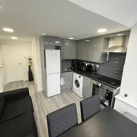 Apartment In St Denys Southampton Exterior photo